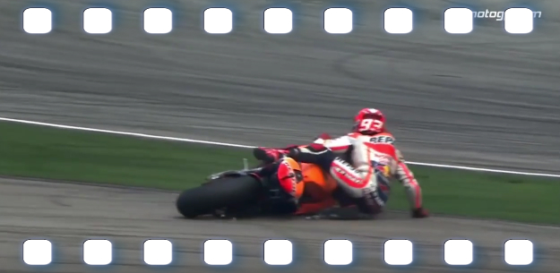 proof_that_rossi_did_not_cause_marquez_s_crash_at_sepang_-_youtube_-_2015-10-29_07.jpg