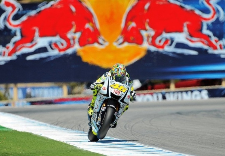 Foto: MotoGP Rossi kämpft hart für seinen Podestplatz