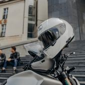 Mit den brandneuen Kommunikationssystemen 3S PLUS Boom und 3S PLUS Universal startet Sena mit zwei neuen Headsets für Motorrad- und Rollerhelme in die Saison 2021.