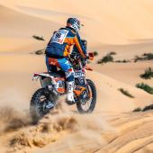 Sensationell - Tobias Ebster holt auf seiner Standard KTM einen P3 auf Etappe 10. Mächtig unterwegs unser Österreicher!