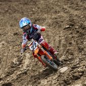 Die Junior e-Motocross-Serie kehrt 2025 zurück und ab heute startet die Anmeldung für junge Fahrer der KTM SX-E 5, die einen der heiß begehrten 40 Startplätze ergattern wollen.