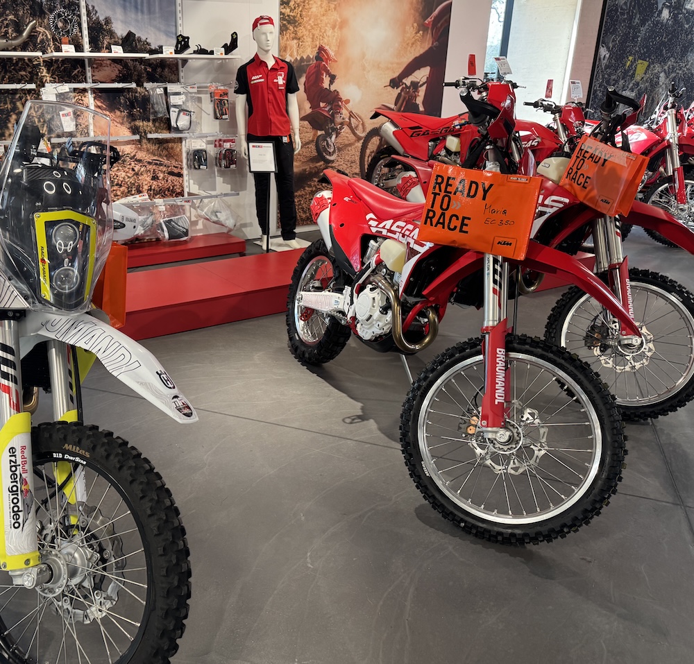 Kini OASIS Rallye 2025 BIKES MR Red Bull Erzbergrodeo Husqvarna & Gas Gas 