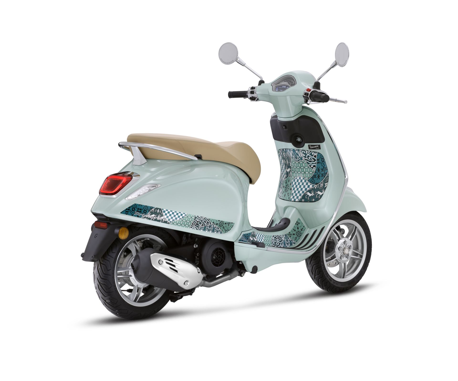 Neue Vespa Primavera ist Dolce Vita im Batik-Dekor