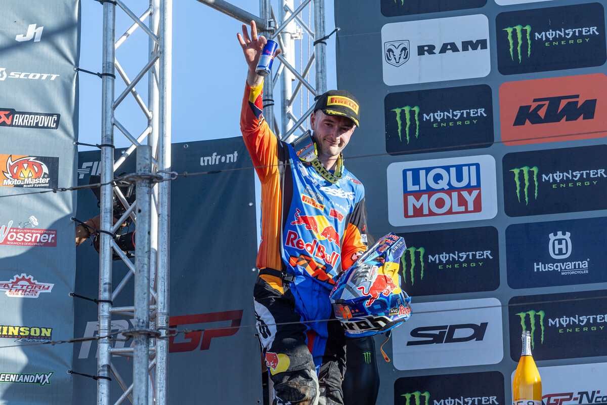 Herlings schließt die MXGP 2024 mit einer Bronzemedaille ab.