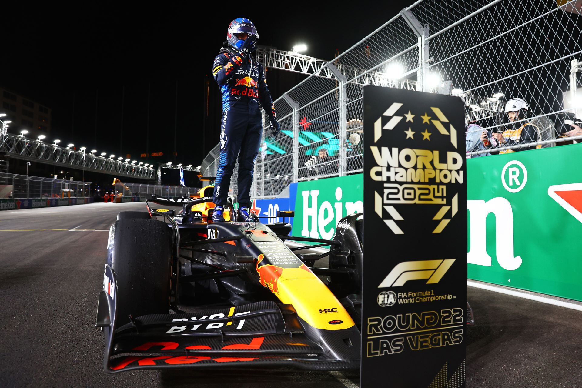 Max Verstappen holt in Las Vegas seinen vierten F1-Titel in Folge