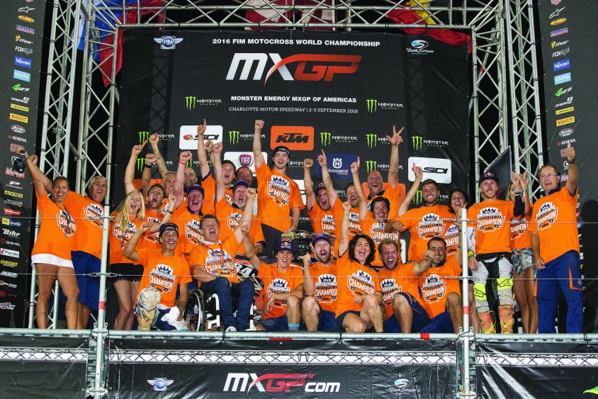 jeffrey_herlings_team_podium_charlotte_2016.jpg