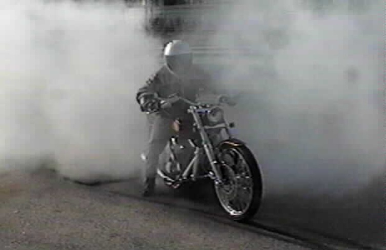 Burnout mit einer Chopper