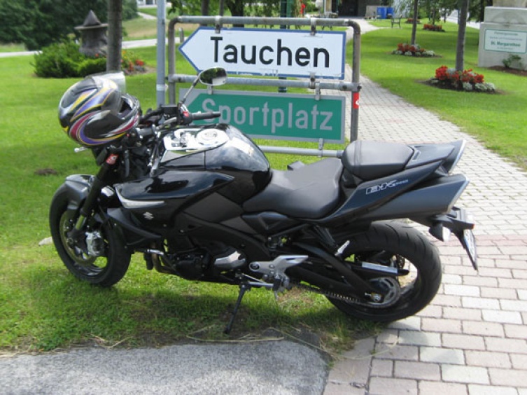 Taucht was: Suzuki B-King