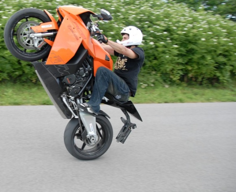 KTM RC8 am Hinterbock