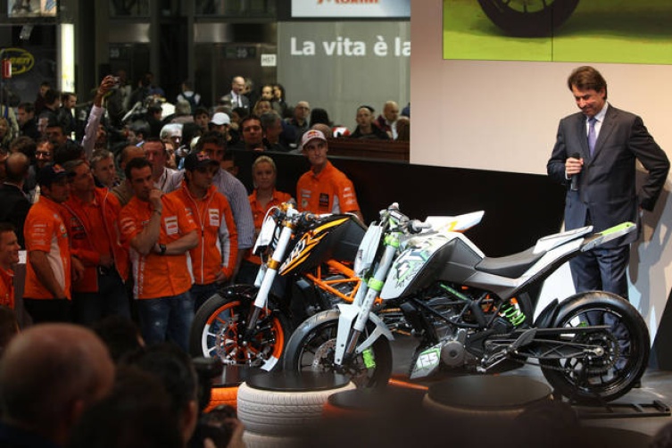 Da strahlt der Chef: KTM Duke 690 (R)