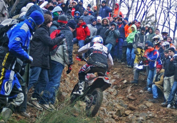 Dougie Lampkin - Sieger der Höllen Tour. Erwartet von Hunderten begeisterten Fans!