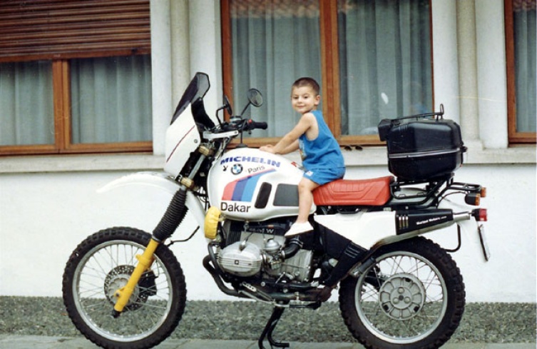 30 Jahre jung: BMW GS-Reihe. Hier im Dakar Trimm: Die R 80 GS