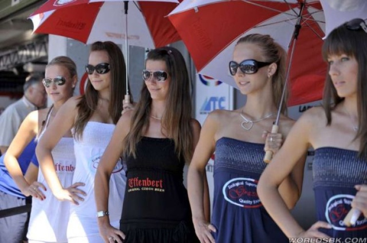 auch die Umbrella Girls durften nicht fehlen