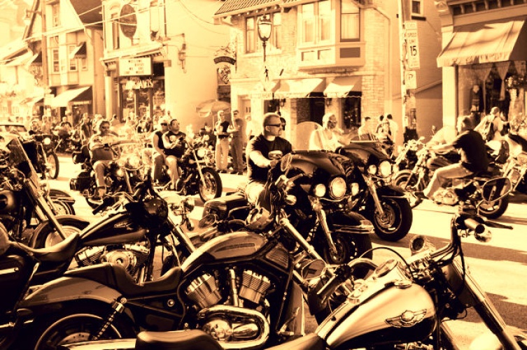 Milwaukee Bike Rally mit einer halben Million Harleys