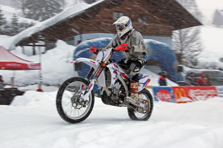 Valentin Rehrl im Schneesturm