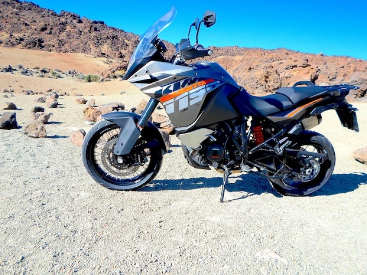 KTM Adventure 1190 in schwarz (orange als Alternative) Foto Motorradreporter.at