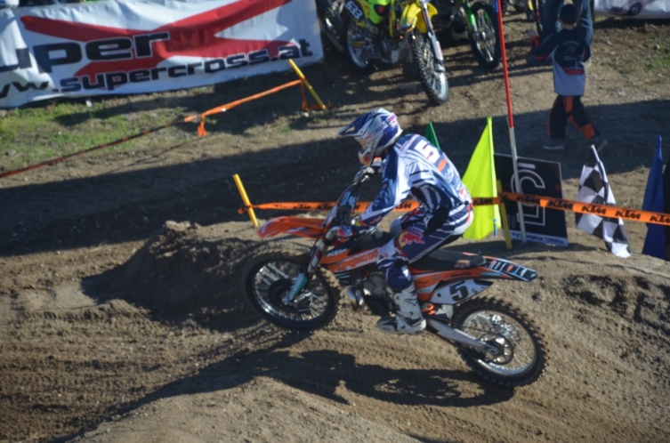 KTM-Testfahrer Manuel Obermair mit 120 %igen Einsatz auf Rang 3! Zweimal rutschte der 25-jährige Top-Fahrer im Finale aus (Foto: Tom Katzensteiner)