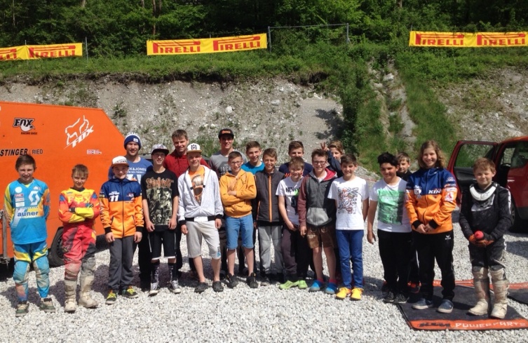 MX-Nachwuchs beim Jumpstart Kidz Camp in der XBOWL Arena Stegenwald! (Foto: Reinhard Hofer)