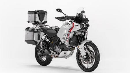 Mit dem Zubehör von Ducati werden die Diavel V4, SuperSport, Monster, DesertX und Multistrada zu komfortablen und vielseitigen Reisebegleitern.