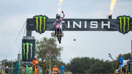 Lotte van Drunen vom De Baets Yamaha Supported MX Team hat bei ihrem Heim-GP in den Niederlanden beide Rennen gewonnen und damit ihre Führung in der WMX-Meisterschaftswertung auf 17 Punkte ausgebaut.