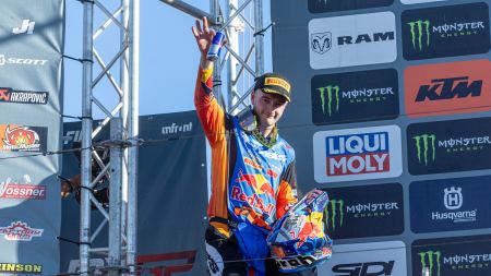 Herlings schließt die MXGP 2024 mit einer Bronzemedaille ab