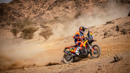 Alle aktuellen Nachrichten und Updates zur Dakar 2025 aus Saudi-Arabien, während das Rennen läuft und die Champions gekrönt werden.