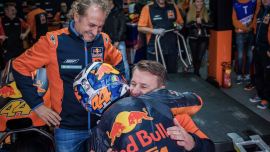 Red Bull KTM erfolgreich nach zwei schwierigen Tagen in Valencia in nassem und feuchtem Training in der Qualifikation, Pol Espargaro fuhr mit seiner KTM RC16 die sechstschnellste Runde. 