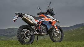 KTM enthüllt sein extremstes ADVENTURE-Modell – die limitierte KTM 790 ADVENTURE R RALLY des Modelljahres 2020.