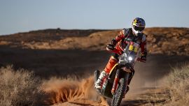Der fünfte Tag der Rallye Dakar 2020 brachte für die Teilnehmer auf ihrer Reise von Al-'Ula nach Ha'il in Richtung Osten einen Landschaftswechsel. 