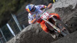 Jeffrey Herlings (MXGP) und Tom Vialle (MX2) gewannen alle vier Rennen für Red Bull KTM Factory Racing in der vierzehnten von achtzehn Runden der FIM Motocross-Weltmeisterschaft 2021.