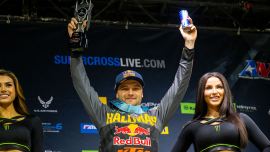 Cooper Webb von Red Bull KTM Factory Racing meisterte eine der technisch anspruchsvollsten Strecken der Saison und übernahm die Führung in der AMA Supercross Meisterschaft 2023.