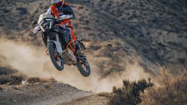 Die KTM 1390 SUPER ADVENTURE R steht an der Spitze des Offroad-Adventure-Segments und macht allen Herausforderern den Garaus.