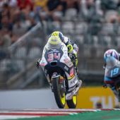 Der Österreicher Jakob Rosenthaler lieferte in der Moto3 eine wirklich bemerkenswerte Leistung vor zehntausenden von Fans bei seinem Heim-Grand-Prix ab.