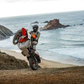 KTM 890 ADVENTURE R 2025 regiert die Mittelklasse im Travel-Segment!