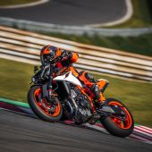 KTM 990 DUKE R - Stärker als die Konkurrenz!