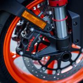 KTM 990 DUKE R - Stärker als die Konkurrenz!