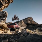 KTM präsentiert die KTM 1390 SUPER ADVENTURE R 2025