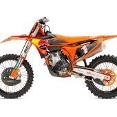 Die KTM 450 SX-F und die KTM 250 SX-F FACTORY EDITIONS 2025 stehen in den Startlöchern