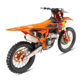 Die KTM 450 SX-F und die KTM 250 SX-F FACTORY EDITIONS 2025 stehen in den Startlöchern