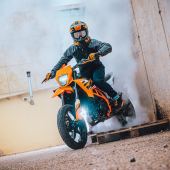 KTM präsentiert die 125 SMC R und KTM 390 SMC R