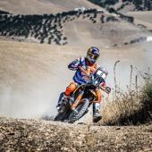 Die Red Bull KTM Factory Racing Piloten Toby Price, Matthias Walkner und Sam Sunderland haben die drei Bestzeiten auf der 10 Kilometer langen Prolog-Etappe der Rallye Maroc 2018 erreicht.