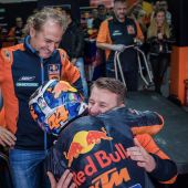 Red Bull KTM erfolgreich nach zwei schwierigen Tagen in Valencia in nassem und feuchtem Training in der Qualifikation, Pol Espargaro fuhr mit seiner KTM RC16 die sechstschnellste Runde. 