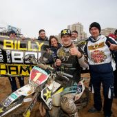 Nach acht actiongeladenen Runden mit multidisziplinären Enduro-Rennen fuhr Billy Bolt als erster ULTIMATE ENDURO CHAMPION in die Rekordbücher der World Enduro Super Series.