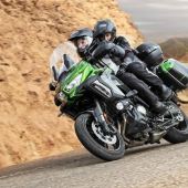 Der bekannte und beliebte Allrounder Versys 1000 wird für 2019 mit vielen Verbesserungen und Innovationen ausgestattet und wird so zur besten Versys 1000, welche bis jetzt gebaut wurde.