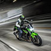 Seit Jahren mit der Z Serie an der Spitze in Europa, erweitert Kawasaki für 2019 die Nakedbike-Mittelklasse um die attraktive Z400. 