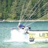 Absturz in Wolfgangsee! Drachensteigen mit der Vespa endet nicht wie geplant