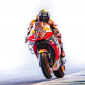 Marc Marquez bewies erneut sein unglaubliches Geschick unter gemischten Bedingungen und sicherte sich seine 90. berufliche Pole-Position vor Honda's heimischem Publikum, während Jorge Lorenzo von späten Optimierungen profitierte.