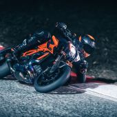 Am ersten Tag der EICMA-Motorradmesse in Mailand enthüllte KTM seine neuesten Innovationen.