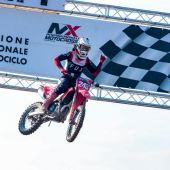 Tim Gajser vom Team HRC absolvierte sowohl die MX1- als auch die Superfinals im Internazionali d'Italia und gewann fünf der sechs Rennen, im zweiten gewann er hinter seinem Teamkollegen Mitch Evans.