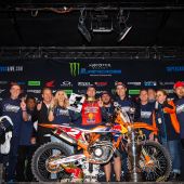 Der KTM-Pilot beendete die Serie 2021 mit seinem 13. Podium aus 17 Rennen und sicherte sich damit den Titel in der AMA Supercross 450SX-Klasse.